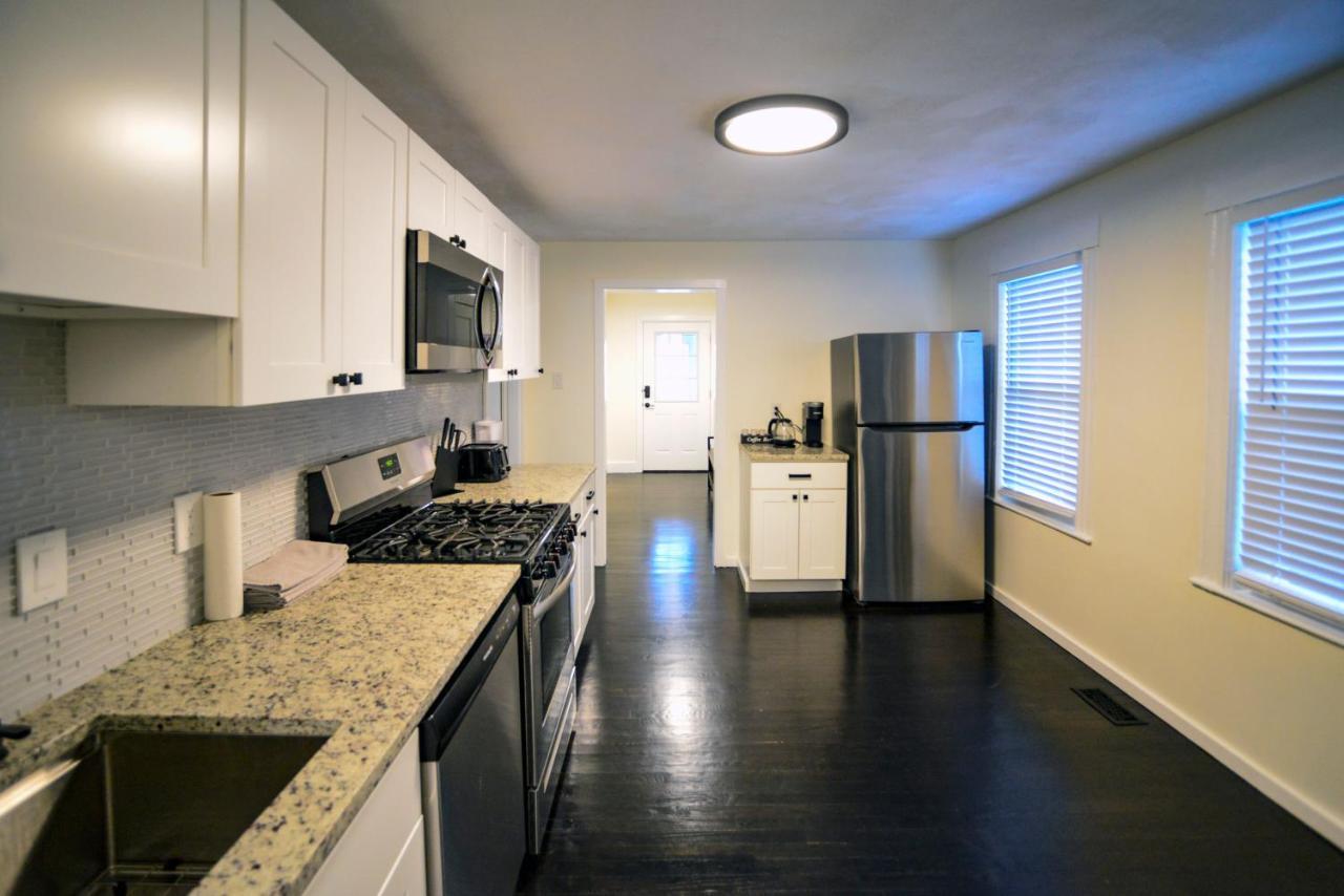 Modern Two Bedroom Condo - Boston Stoneham Exterior foto